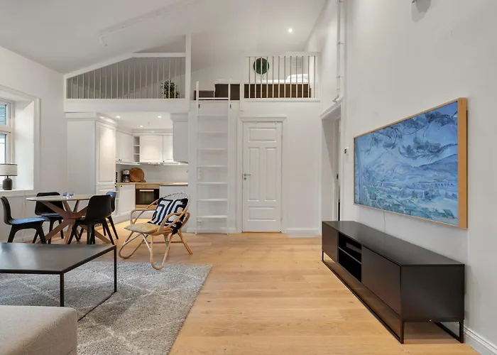 Northstay - Town Square Apartament